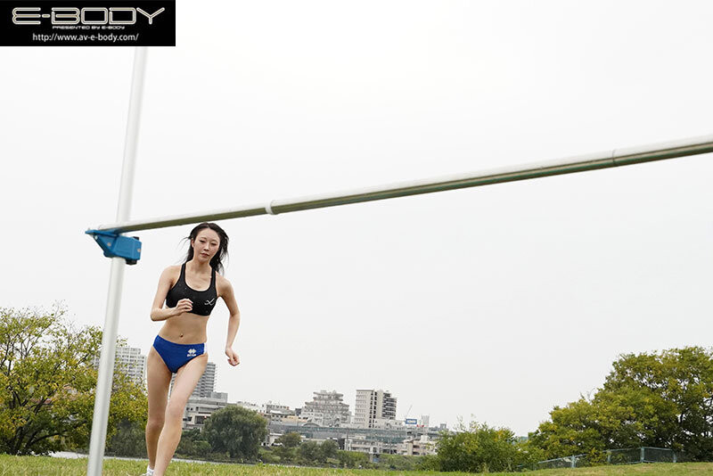「9头身跳高好手」火辣下海，「超凶巨乳曲线」亮点满满！